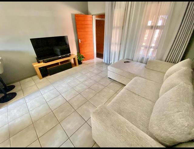 2 BEDROOM APARTMENT FOR SALE IN WITPOORTJIE